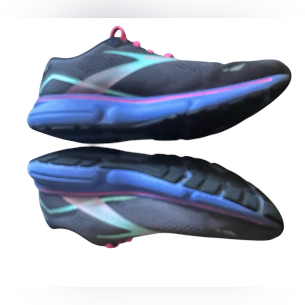 Brooks Women's Running Shoes - Black and Pink - Picture 3 of 10